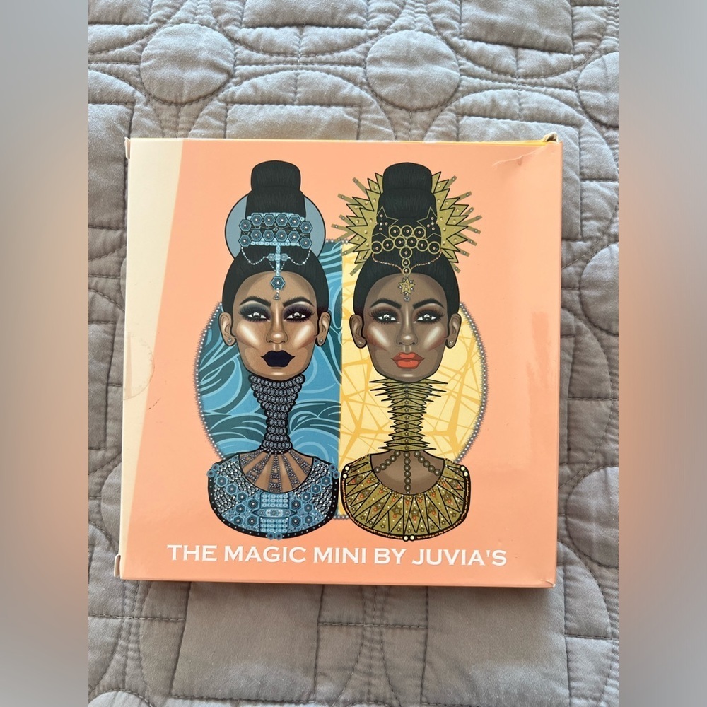 The Magic Mini Eyeshadow Palette NIB
